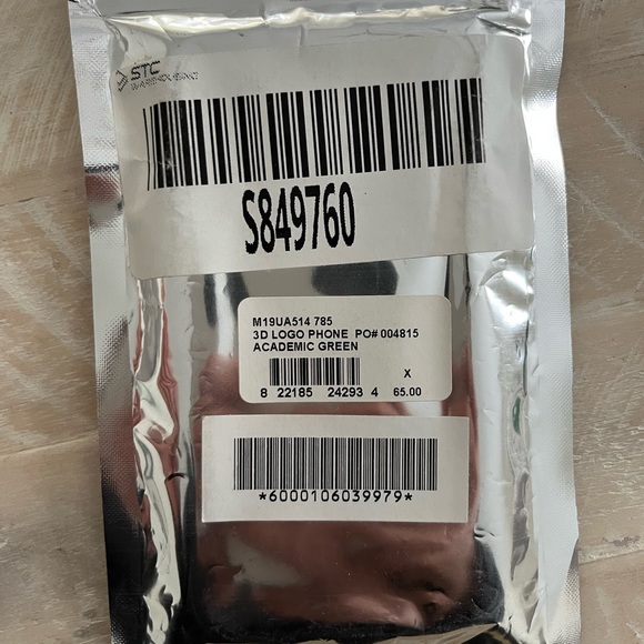 Moose Knuckles - iPhone X case - authentic - Picture 2 of 3